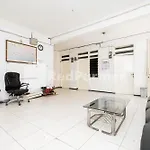 Dukuh Kupang Residence Mitra Reddoorz