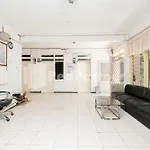 Dukuh Kupang Residence Mitra Reddoorz
