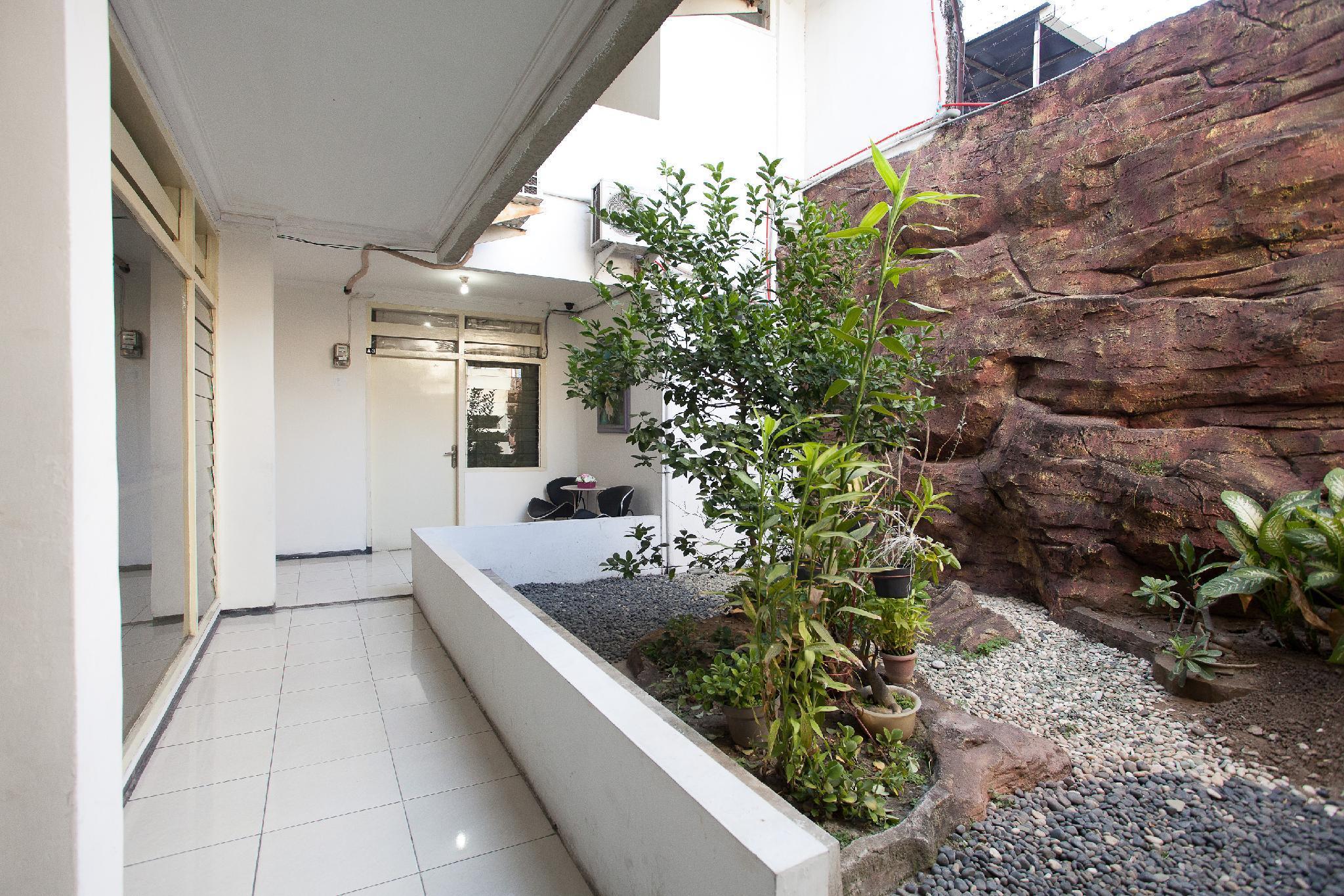 Dukuh Kupang Mitra Reddoorz