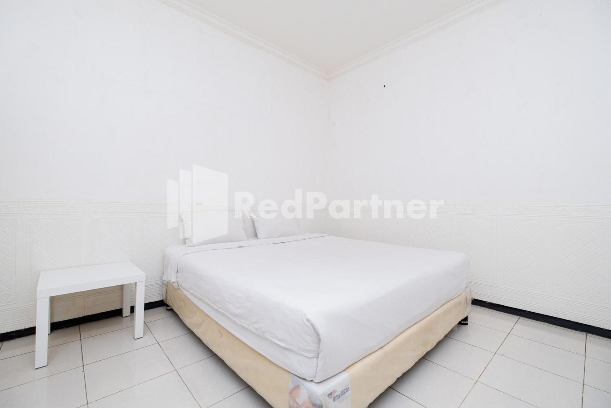 Hotel Dukuh Kupang Mitra Reddoorz
