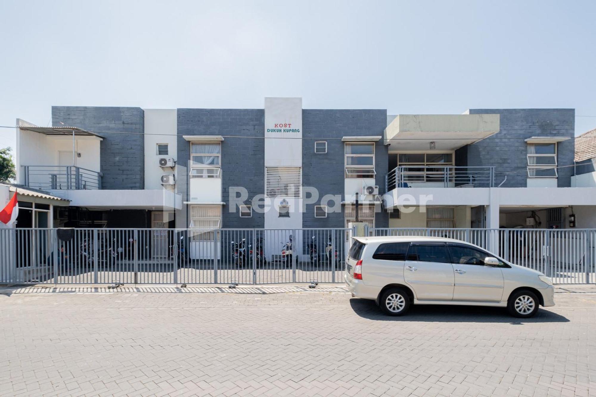 Dukuh Kupang Mitra Reddoorz Surabaya